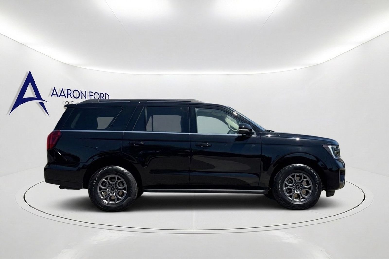 Used 2025 Ford Expedition Active RWD image 7