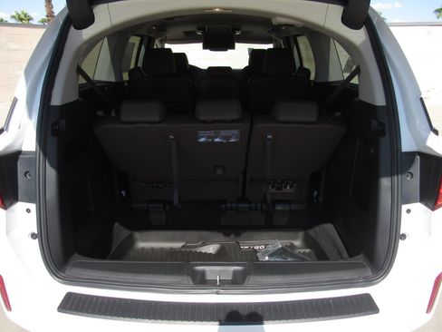 New 2026 Honda Odyssey Touring image 11