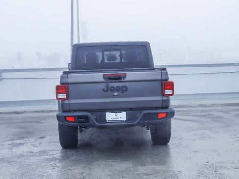 Certified 2021 Jeep Gladiator Willys image 8