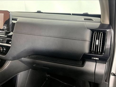 Used 2025 Nissan Pathfinder SV FWD image 16