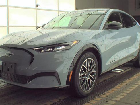 Used 2024 Ford Mustang Mach-E Premium image 5