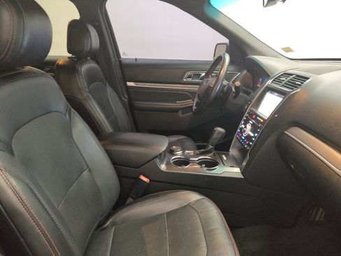 Used 2017 Ford Explorer Sport w/ Equipment Group 401A AWD/4WD image 19