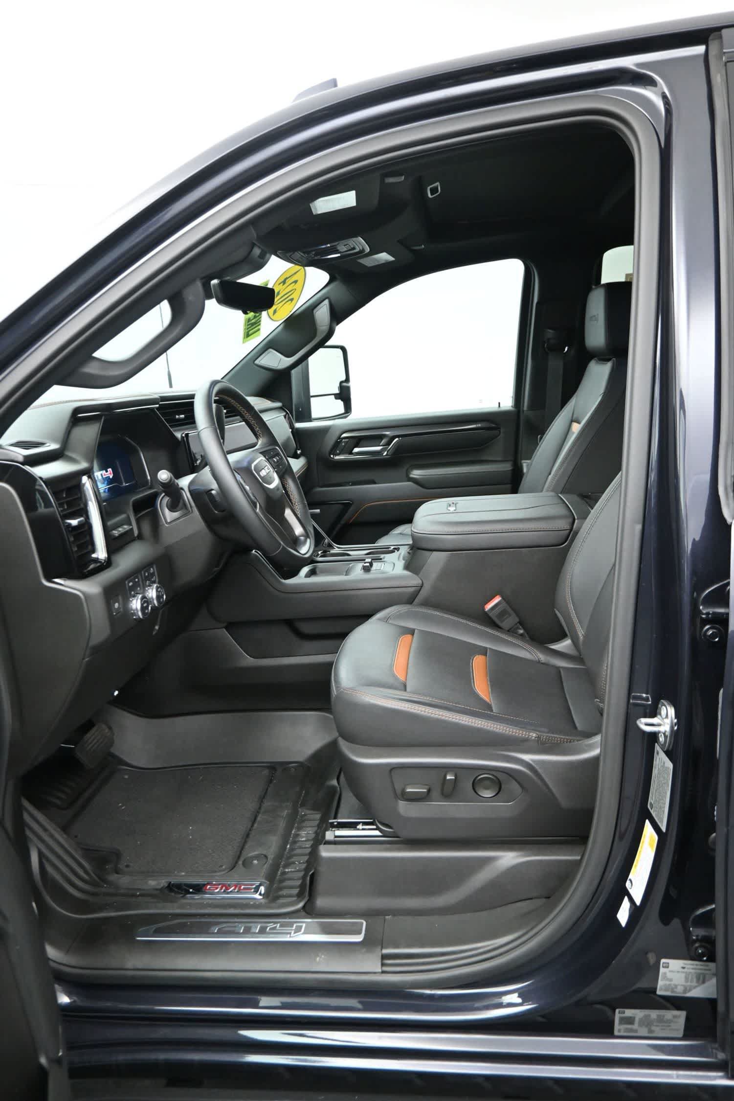 Used 2024 GMC Sierra 2500 AT4 w/ AT4 Premium Plus Package AWD/4WD image 12