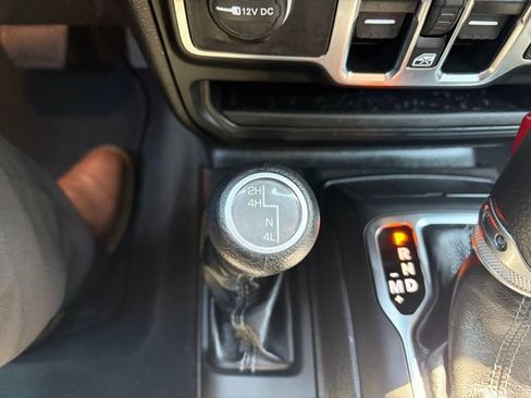 Used 2025 Jeep Wrangler Unlimited Sport AWD/4WD image 12