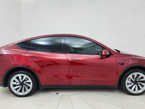 Used 2026 Tesla Model Y AWD image 6