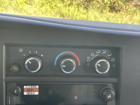 New 2025 Chevrolet Express 3500 w/ Driver Convenience Package image 34