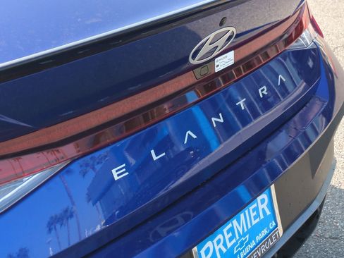 Used 2025 Hyundai Elantra Sport image 30