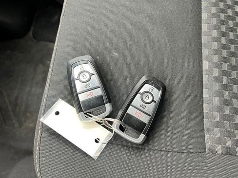 Used 2022 Ford E-Transit 148 High Roof Extended image 25