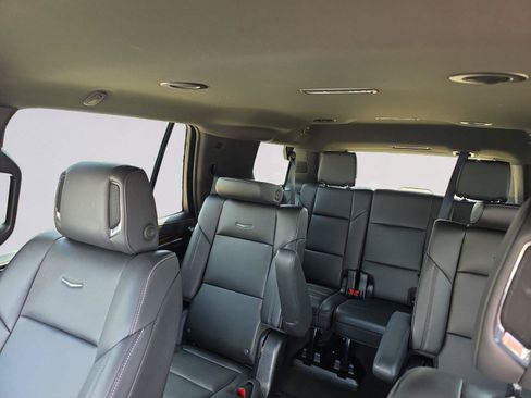 Used 2024 Cadillac Escalade Luxury RWD image 13