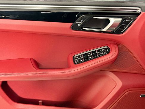 New 2025 Porsche Macan image 11
