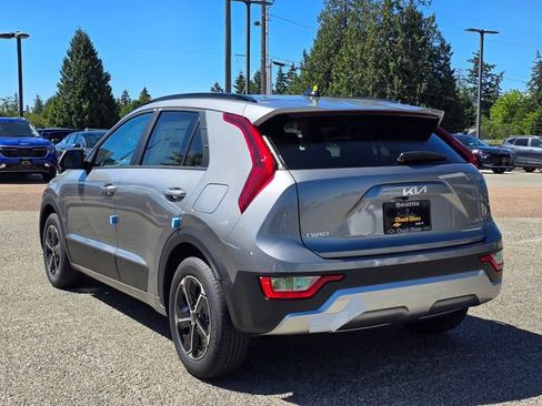New 2026 Kia Niro EX FWD image 3