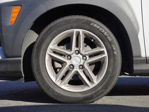 Used 2018 Hyundai Kona SE image 6