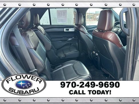 Used 2020 Ford Explorer Platinum w/ Premium Technology Package AWD/4WD image 13