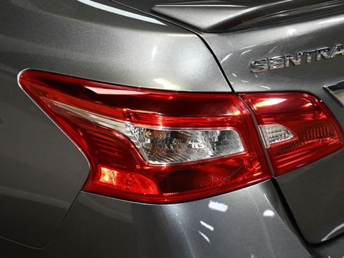 Used 2019 Nissan Sentra SL image 60