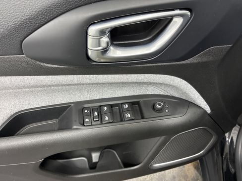 Used 2024 Jeep Compass Latitude AWD/4WD image 18