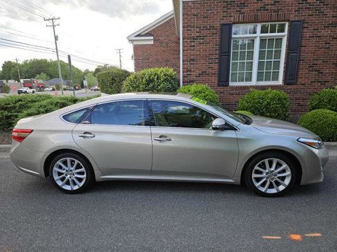 Used 2013 Toyota Avalon Limited image 6