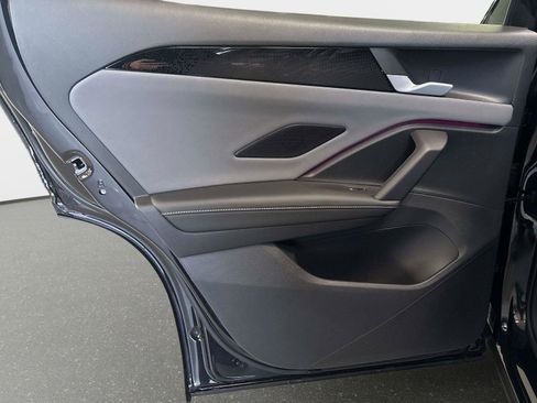 New 2026 Volkswagen Tiguan SE image 11