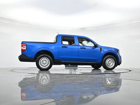 New 2025 Ford Maverick XL image 30