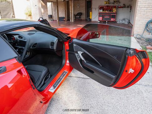 Used 2019 Chevrolet Corvette Stingray Coupe w/ Carbon Flash Badge Package image 67