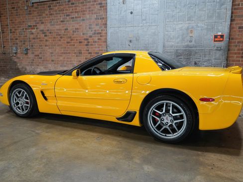 Used 2003 Chevrolet Corvette Z06 w/ Memory Package, 3 Drivers RWD image 8