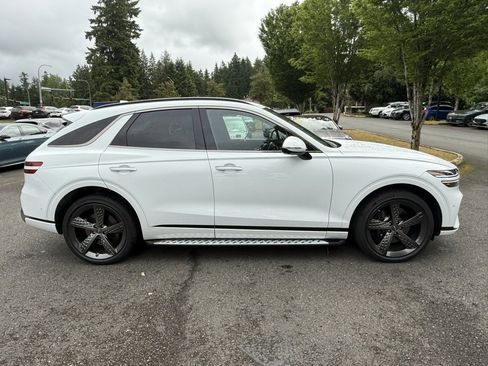 Used 2025 Genesis GV70 3.5T Sport w/ Sport Advanced Package image 4