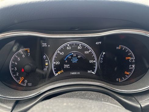 Used 2019 Jeep Grand Cherokee Limited AWD/4WD image 11