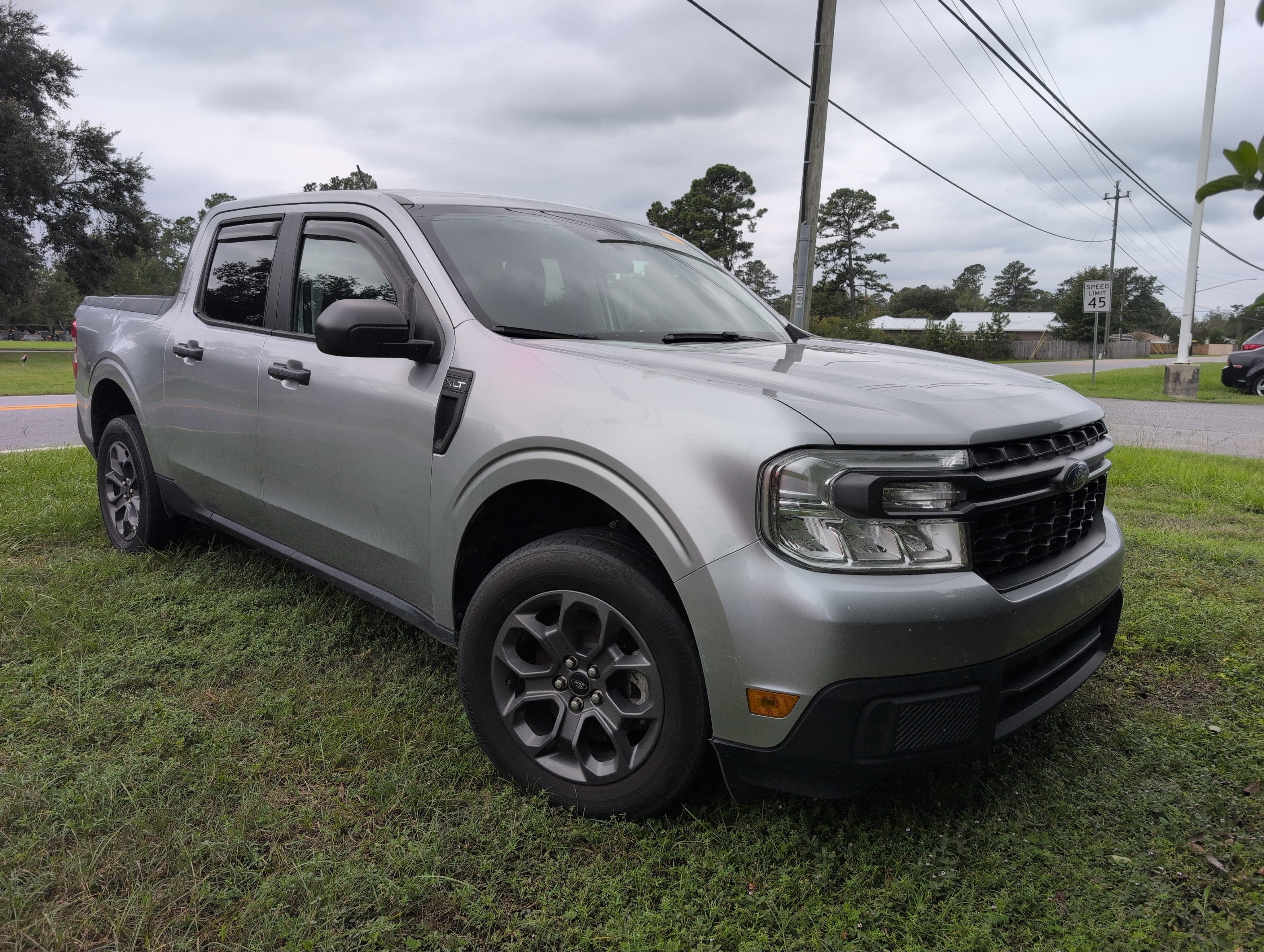 Used 2023 Ford Maverick XLT FWD image 1
