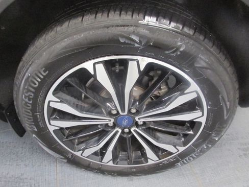 Used 2022 Ford Escape SEL w/ SEL Stealth AWD Package image 13