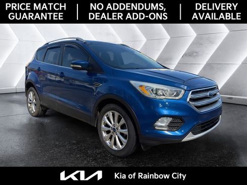 Used 2017 Ford Escape Titanium image 4