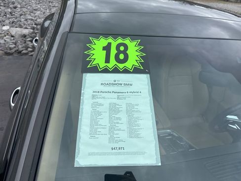 Used 2018 Porsche Panamera 4 image 20