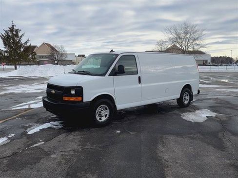 Used 2017 Chevrolet Express 3500 Extended image 26