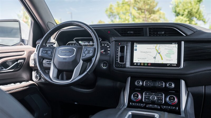 Used 2021 GMC Yukon Denali w/ Denali Ultimate Package AWD/4WD image 19
