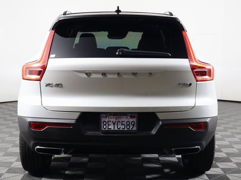 Used 2019 Volvo XC40 T5 R-Design image 5
