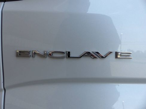 Used 2023 Buick Enclave Avenir w/ Avenir Technology Package AWD/4WD image 17
