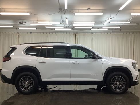 Used 2025 GMC Acadia Elevation image 5