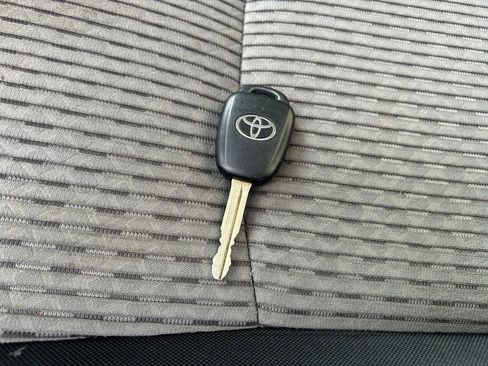 Used 2021 Toyota 4Runner SR5 image 33