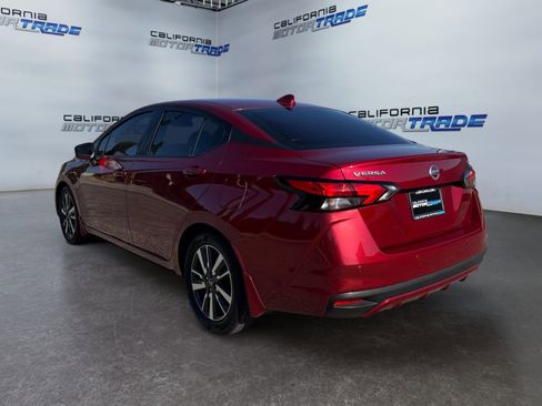 Used 2021 Nissan Versa SV image 7