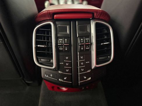 Used 2014 Porsche Cayenne GTS AWD/4WD image 43