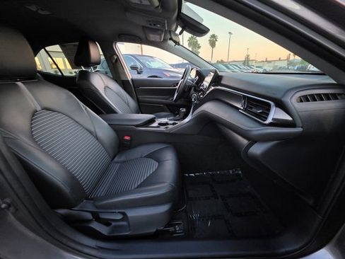 Used 2024 Toyota Camry SE image 11