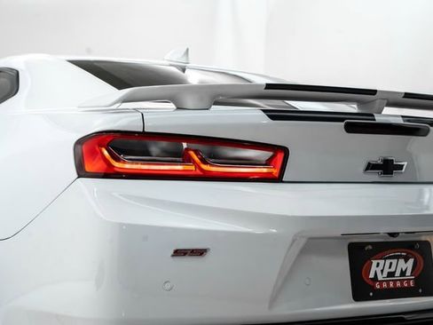 Used 2016 Chevrolet Camaro SS image 11