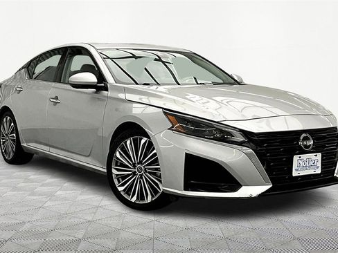 Used 2023 Nissan Altima 2.5 SL image 12