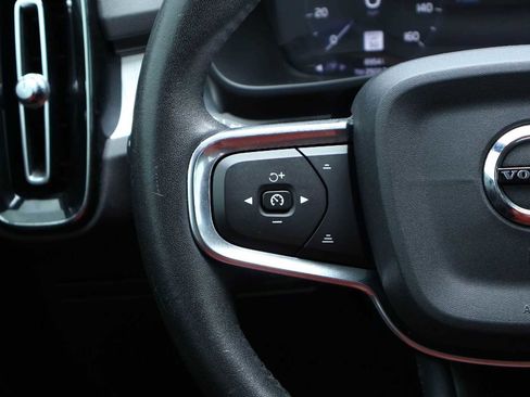 Used 2019 Volvo XC40 T5 Momentum AWD/4WD image 21