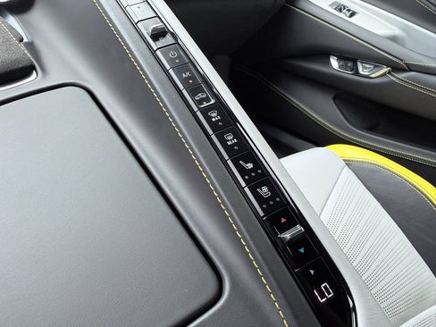 Used 2021 Chevrolet Corvette Stingray Premium Cpe w/ Z51 Performance Package RWD image 20