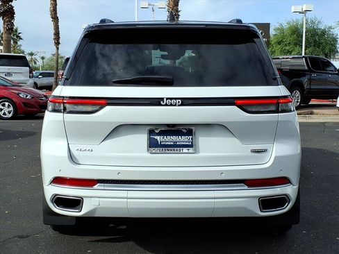 Used 2025 Jeep Grand Cherokee Summit image 4