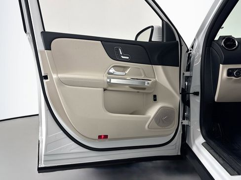 Used 2026 Mercedes-Benz GLB 250 image 21