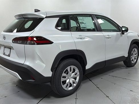 New 2026 Toyota Corolla Cross L image 5