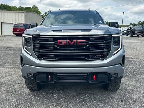 Used 2024 GMC Sierra 1500 AT4 w/ Technology Package AWD/4WD image 3