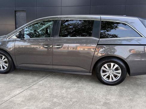 Used 2016 Honda Odyssey SE image 1