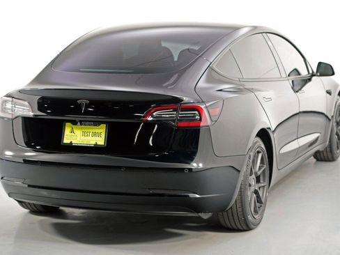 Used 2022 Tesla Model 3 Standard Range image 51