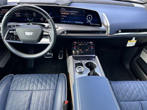 New 2026 Cadillac Vistiq Premium Luxury image 13